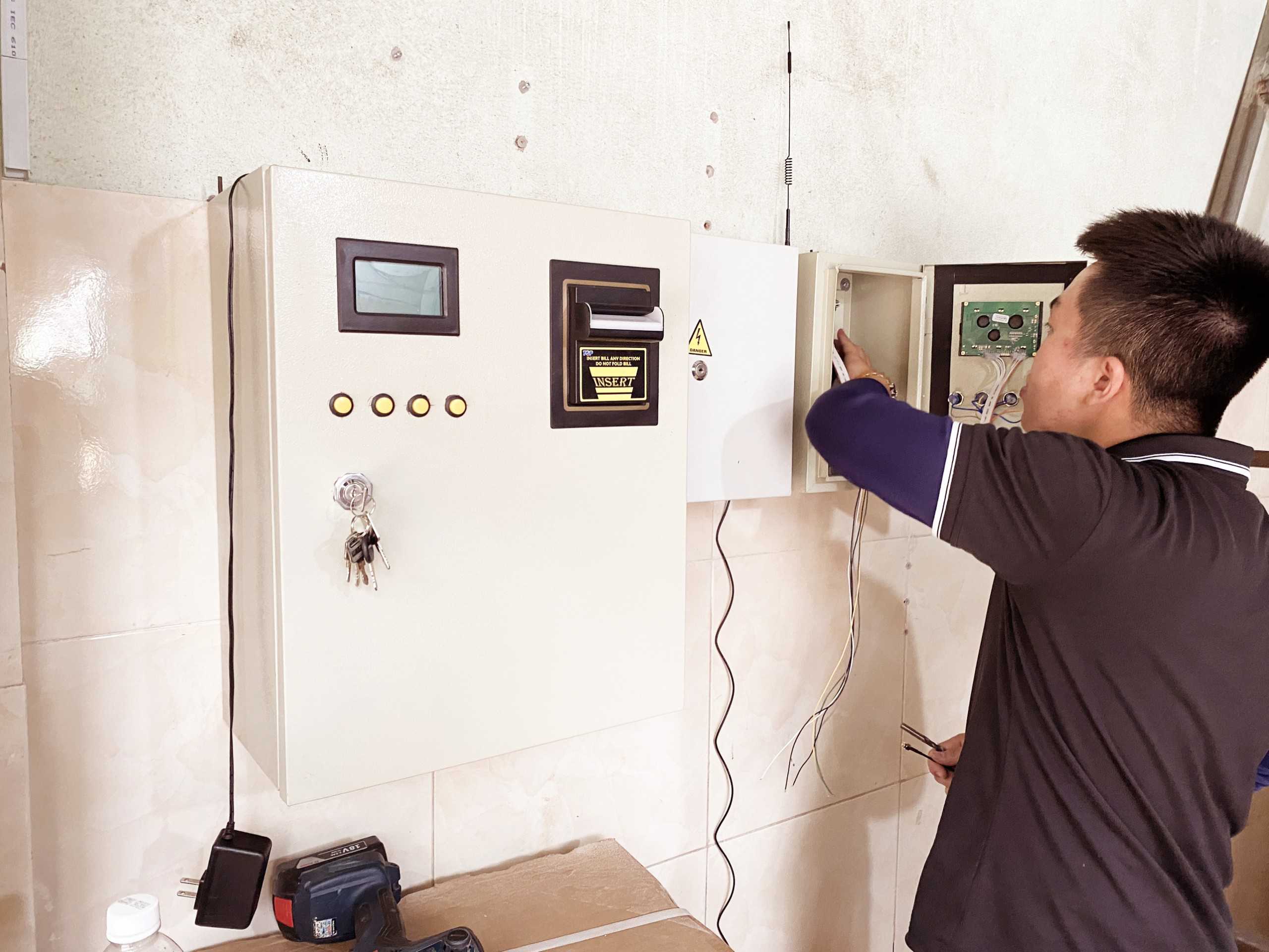 Thi công hệ thống giặt sấy tự động cho nhà trọ