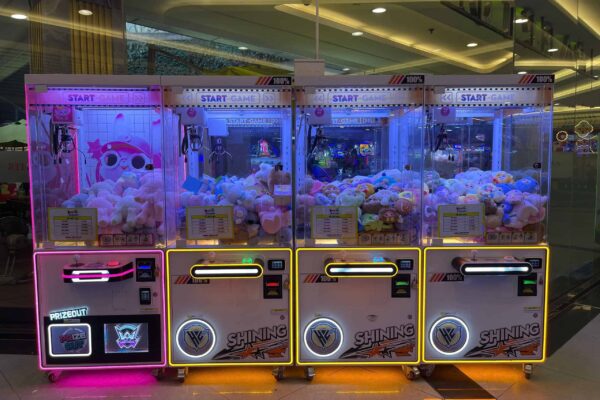 Máy gắp thú thanh toán QR